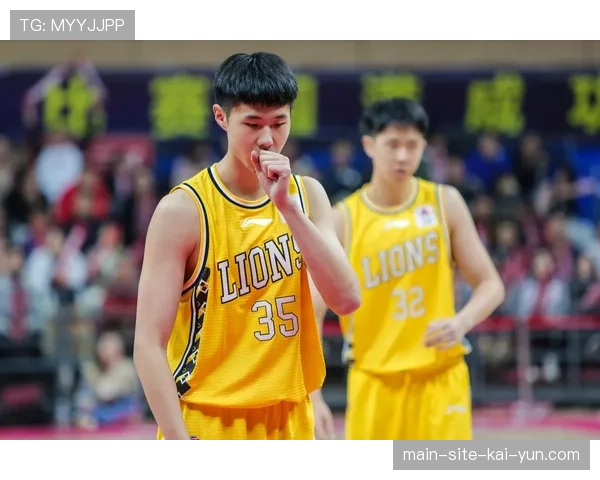 青岛赵嘉义20分高效输出 锋线攻防两端均衡贡献 青岛赵嘉义20分高效输出 锋线攻防两端均衡贡献