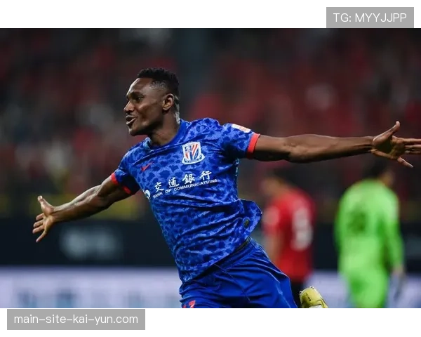 大连英博马莱莱倒三角回传 肋部前插牵制三人制造空档